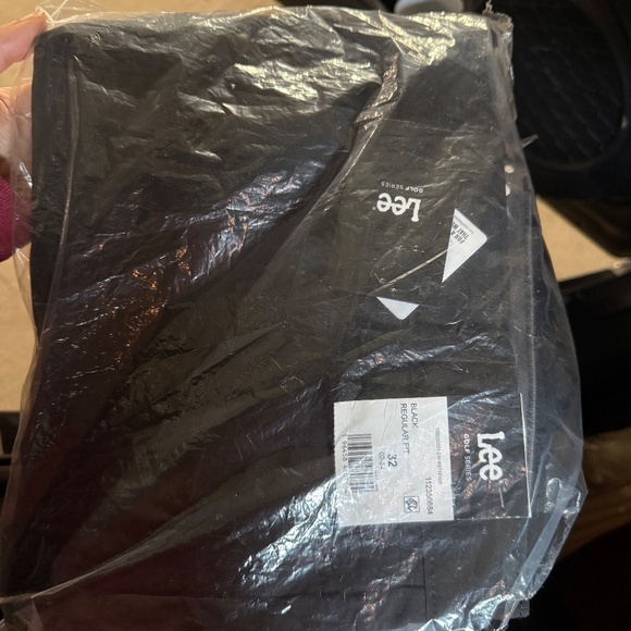 NWT MENS GOLF SHORTS - Picture 2 of 3